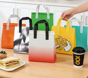 Wholesale Custom Logo Food Delivery Bag Waterproof Nonwoven Insulated Lunch Bag Thermal Takeaway Tote Bag for Restaurant - Product Image 3
