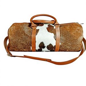 Bolsa de Viaje de Cuero con Pelo, Diseño Personalizado, de Piel de Vacuno, con Cremallera, Ligera, Gran Capacidad, OEM, Venta al por Mayor - Product Image 1