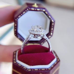 Bague de fiançailles et de mariage romantique pour femme, halo en or blanc 14 carats, diamant moissanite rond de 2 carats, bijoux - Product Image 3