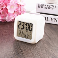 Réveil numérique LED, veilleuse avec 7 couleurs changeantes, thermomètre, Date, veilleuse, carré lumineux, alarme de bureau, 7 couleurs