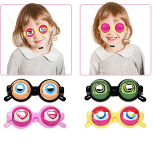 Gafas Googly Eyes New <span class=keywords><strong>Strange</strong></span> Spoof Toys Horror Eyeball Glasses Party Decor Pull String Wink para niños PartyToys Halloween - Product Image 1