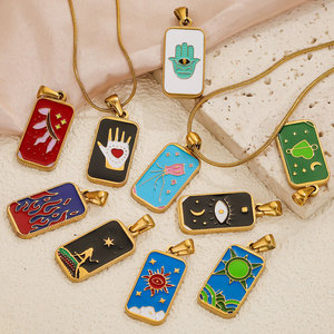 Pendentif rectangulaire en émail représentant une carte de tarot |   Charmes mystiques étanches en acier inoxydable plaqué or PVD 18 carats pour la fabrication de bijoux DIY - Product Image 2