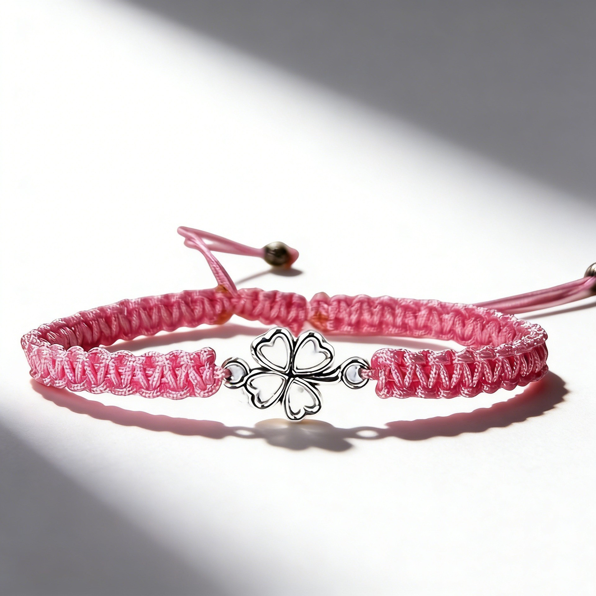 Four-leaf clover bracelet [pink]