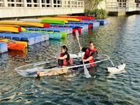 Canoë transparent, kayak en cristal, bateau de luxe avec airbag d'équilibrage latéral