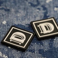 Écusson personnalisé haut de gamme 3D à coudre pour vêtements en toile avec logo, étiquette en caoutchouc souple PVC décorée de strass pour chapeaux