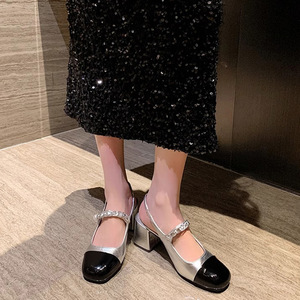 Nouvelles sandales Mary Jane rétro pour femme à bout rond, color block, à talon carré, à bout fermé et à bride cheville style français - Product Image 4