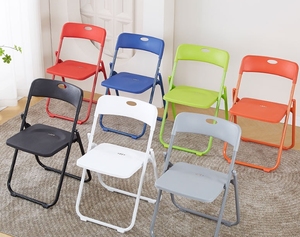 <span class=keywords><strong>Chaise</strong></span> de <span class=keywords><strong>salle</strong></span> <span class=keywords><strong>à</strong></span> <span class=keywords><strong>manger</strong></span> pliable en plastique empilable au design moderne 2026 pour l'extérieur, les pique-niques, les parcs et la cuisine – Vente chaude - Product Image 3