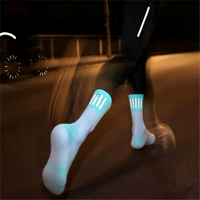 Chaussettes réfléchissantes personnalisées, couleur néon, compression légère, logo personnalisé, chaussettes de course à pied et de cyclisme, respirantes, chaussettes de sport performantes pour hommes