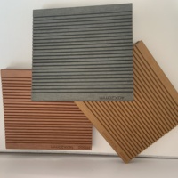 Planches de terrasse en WPC à âme pleine durables, imperméables, écologiques, antidérapantes, design moderne, grain de bois, pour usage extérieur, patio