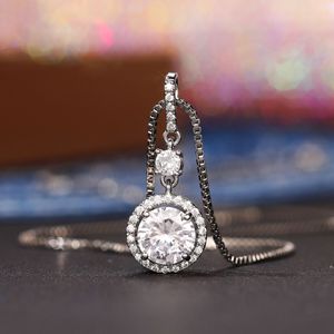Elegante collana con ciondolo per donna, catena leggera da indossare, accessorio regalo per l'uso quotidiano - Product Image 3