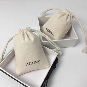 ถุงผ้าดิบออร์แกนิคสีขาวขนาดเล็กแบบมีเชือกผูก พร้อมโลโก้ - Product Image 2