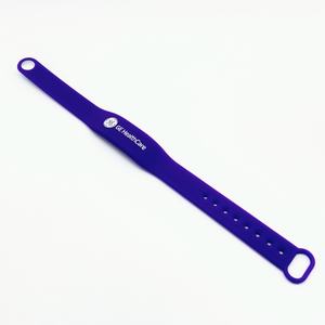 สายรัดข้อมือซิลิโคน NFC ความถี่ 13.56Mhz สำหรับการชำระเงินแบบไร้เงินสด พร้อมโลโก้ GSC แบบกำหนดเอง - Product Image 6