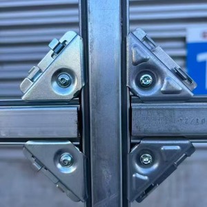 Montanti <span class=keywords><strong>in</strong></span> Lega di Alluminio per Interni a Montaggio Rapido per Rinforzo del Calcestruzzo e Coperture, Direttamente dalla Fabbrica - Product Image 1