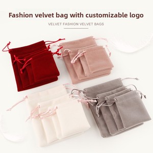 Sac à bijoux en <span class=keywords><strong>velours</strong></span> haut de gamme, motif brocart, petite taille, emballage de rangement, logo personnalisé, vente en gros Chine pour bijoux, montres, lunettes - Product Image 3