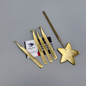แหนบต่อขนตา LUCKY LASH TOOLS รุ่น LLT-10185 สำหรับมืออาชีพ พร้อมโลโก้ส่วนตัว สีทอง ทำจากสแตนเลส ป้องกันไฟฟ้าสถิตย์ ด้ามจับไฟเบอร์ ปลายเรียบลื่น - Product Image 4