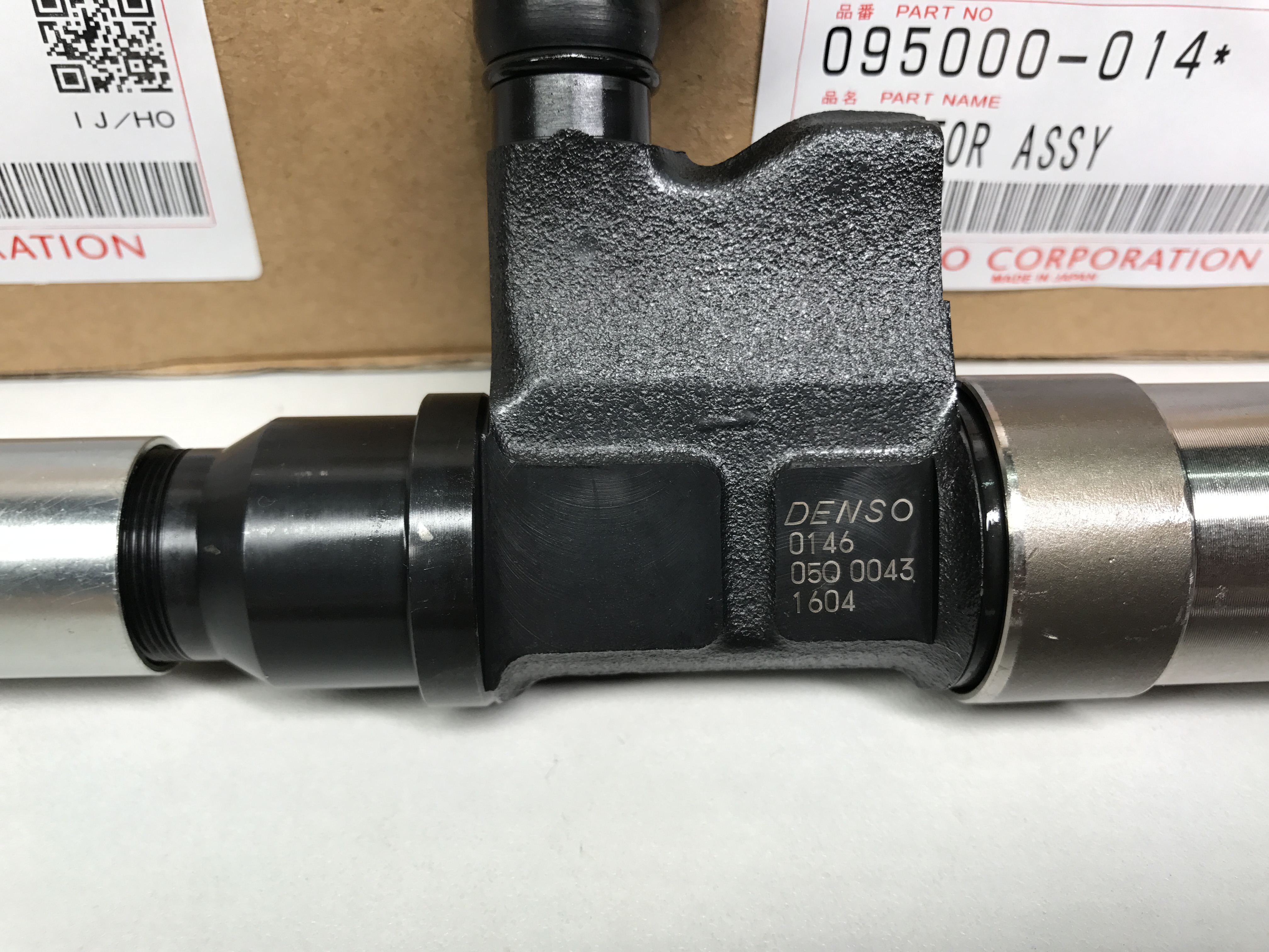 Hot Sale Diesel Common Rail Fuel Injector 095000-0165 Fuel Injection Nozzle 8-94392862-2 For ISUZU 700P