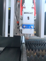 Machine de découpe laser à fibre Rbqlty 1000W pour tôles métalliques, CNC 4 axes, refroidissement par eau pour tête laser, vitesse de coupe 120 m/min