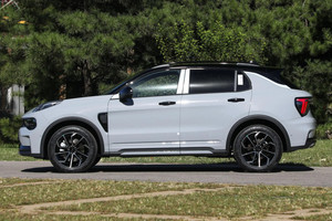 Venta caliente 2024 <span class=keywords><strong>Lynkco</strong></span> 01 EMF Dawn Hybrid SUV - 5 puertas 5 asientos Compact EV Car 185km Range 150Hp New Energy Vehicle - Product Image 4