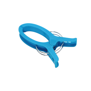 Lot <span class=keywords><strong>de</strong></span> 4 pinces à linge grande taille blanches pour serviettes <span class=keywords><strong>de</strong></span> <span class=keywords><strong>plage</strong></span> - Product Image 5