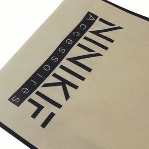 ถุงช้อปปิ้งสีเหลืองพิมพ์ลายเรียบง่ายสำหรับสินค้าปลีก ของชำ และของใช้ทั่วไป ทำจากผ้าไม่ถักทอ รีไซเคิลได้ - Product Image 4