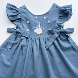 Vestido de Verano Personalizado de Lujo Clásico para Perros, con Bordado de Ganso Estúpido y Margaritas, en Algodón Suave - Product Image 3