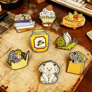 Pin de Solapa Personalizado de Alta Calidad al por Mayor, Decoración Artesanal de Metal, Pin de Solapa de Esmalte Suave y Duro con Tarjeta de Soporte - Product Image 1