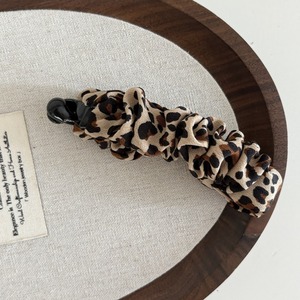 Nouvelle pince à cheveux banane en tissu léopard coréen vintage français pour femmes, accessoires de bijoux rétro faits à la main, épingles à cheveux froissées - Product Image 4