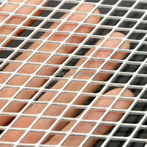 Malla <span class=keywords><strong>de</strong></span> alambre al mejor precio, malla metálica expandida <span class=keywords><strong>de</strong></span> acero <span class=keywords><strong>de</strong></span> hierro negro con agujero pequeño - Product Image 4