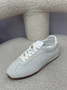 รองเท้ากีฬาผู้ชายแบรนด์ดีไซเนอร์สุดหรู เหมาะสำหรับใส่ในชีวิตประจำวัน รองเท้าสำหรับเดินที่สมบูรณ์แบบ สวมใส่สบายและใช้งานได้หลากหลาย - Product Image 3