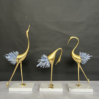 Décoration de table, pièces d'accentuation dorées, décoration intérieure, ornements de luxe, accessoires de maison, accents décoratifs modernes