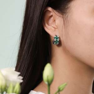 Pendientes en forma de C de Esmeralda de moissanita de alto grado de lujo cultivado de plata esterlina S925 - Product Image 3