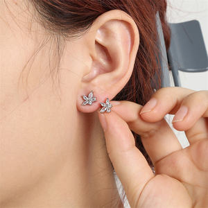 Rakol ต่างหูสตั๊ดเจาะหูเพทายรูปดาวดอกไม้ EP6090หรูหรา - Product Image 4