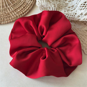 Vente en gros de nouveaux chouchous surdimensionnés, élastiques à cheveux colorés, bandeaux en soie et élastiques à cheveux volumineux - Product Image 4