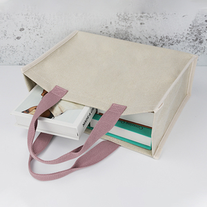 Sac fourre-tout en toile écologique et recyclable avec logo personnalisé, bandoulière pour les promotions de supermarché, les voyages réutilisables, les sorties en plein air et les courses. - Product Image 3