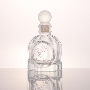 Botella de aroma estilo Ins, botella de vidrio transparente en relieve, adornos de vidrio para el hogar - Product Image 1