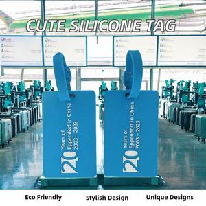 Etiqueta de Equipaje de Goma con Diseño de Personajes Animados, Ecológica y Moderna, con Tarjeta para Nombre, Identificador de Maletas para Viajes - Product Image 2