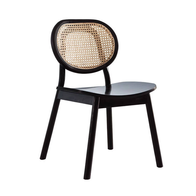 Silla abanico de hoja de palma negra con asiento de madera