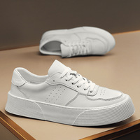Baskets décontractées style urbain pour hommes, nouvelle collection printemps/été, style coréen, semelle épaisse, en PU blanc respirant, à lacets, bout rond, semelle en caoutchouc