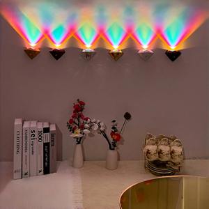 Lámpara de pared inteligente, luz con sensor de movimiento, forma de piedra preciosa, luces de colores, luz nocturna recargable por USB, brillo ajustable. - Product Image 2