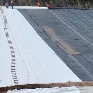 Meilleur <span class=keywords><strong>prix</strong></span> Fabricant de géotextiles non tissés <span class=keywords><strong>Prix</strong></span> du géotextile de construction routière par <span class=keywords><strong>m2</strong></span> - Product Image 2