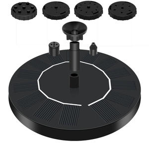Fontaine solaire en plastique pour bain d'oiseaux avec lumière et pompe - Étanchéité IP65, écologique, pour la décoration de piscines et de jardins extérieurs - Product Image 1
