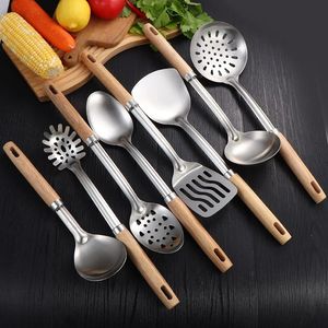 <span class=keywords><strong>Ensemble</strong></span> d'Ustensiles de Cuisine 8 Pièces en Acier Inoxydable avec Manches en Bois Durables Incluant <span class=keywords><strong>Spatule</strong></span>, Cuillère Rainurée et <span class=keywords><strong>Louche</strong></span> à Soupe - Product Image 2