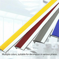Profilé de sécurité antidérapant en aluminium et PVC pour bordure de marche d'escalier intérieur/extérieur, idéal pour hôpitaux - Vente en gros directe usine