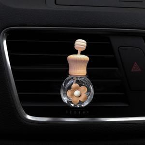 Ornement en verre avec motifs de couronne en bois mignons pour les huiles essentielles, diffuseur d'air de voiture, clip de ventilation, flacon en verre vide - Product Image 3