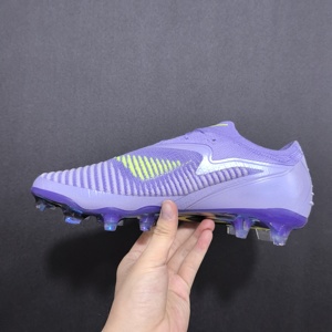 Vente en gros <span class=keywords><strong>de</strong></span> chaussures <span class=keywords><strong>de</strong></span> football basses Max FG Crampons 16 crampons <span class=keywords><strong>de</strong></span> football Chaussures <span class=keywords><strong>de</strong></span> football tricotées imperméables Chaussures <span class=keywords><strong>de</strong></span> football - Product Image 2