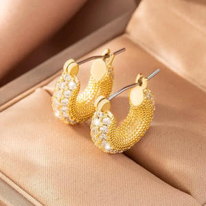 Orecchini a Cerchio Dorati E3855 con Cristalli e Strass, Gioielli Placcati Oro per Uso Quotidiano Femminile - Product Image 4