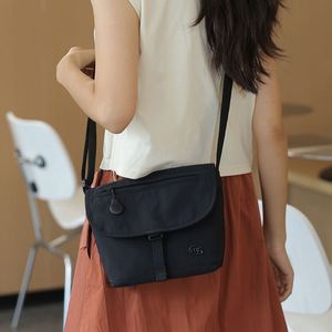 Bolso Bandolera Versátil e Impermeable de Moda Nacional para Mujer con Cierre de Cremallera y Correa Única de Poliéster - Product Image 4