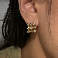 2025 plus récent haut de gamme personnalité bijoux métal géométrique creux carré Cube nid d'abeille oreille Clips boucles d'oreilles avec Zircon