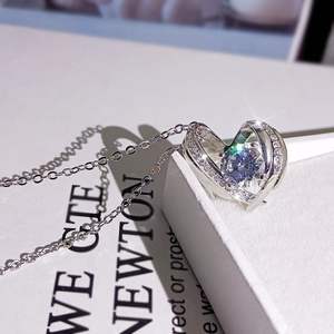 Huitan nuevo Irregular corazón hueco circón colgante collares dulce chicas jóvenes mujeres eterna plata declaración collar - Product Image 2