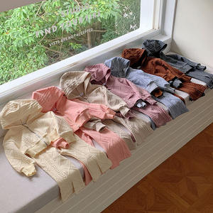 Nueva llegada 2 uds. Ropa de moda para niños, trajes de otoño, chaqueta con capucha de manga larga, conjunto de pantalones acampanados para niñas - Product Image 2